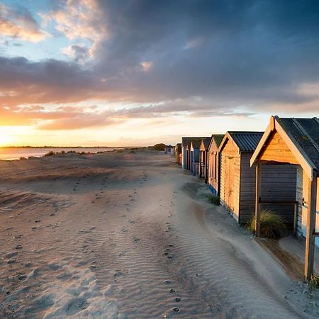 Modern & Stylish Seaside Family Home Chichester Extérieur photo