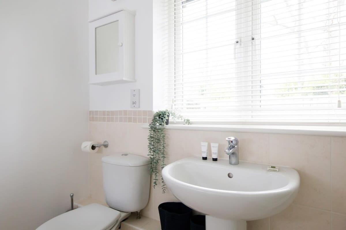 Modern & Stylish Seaside Family Home Chichester Extérieur photo