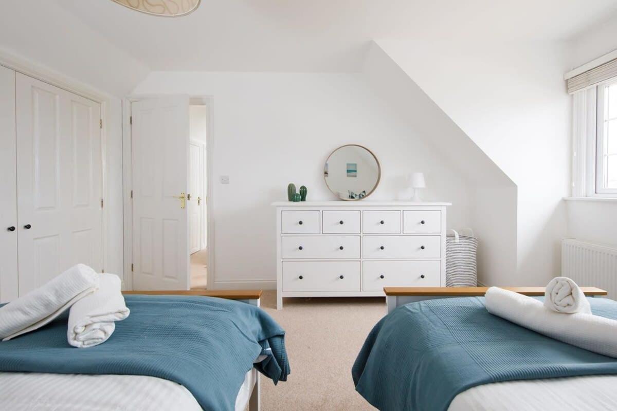 Modern & Stylish Seaside Family Home Chichester Extérieur photo