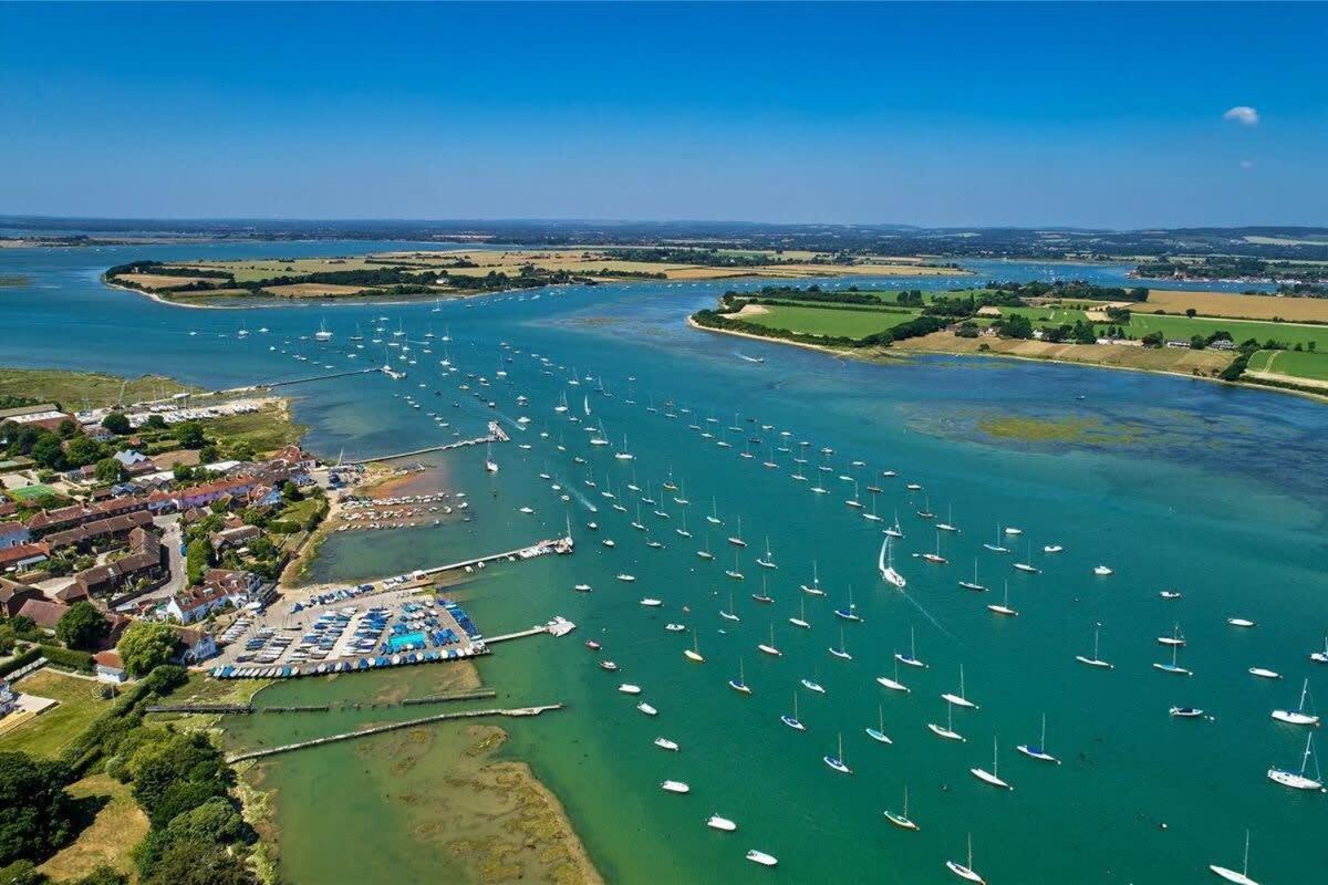 Modern & Stylish Seaside Family Home Chichester Extérieur photo